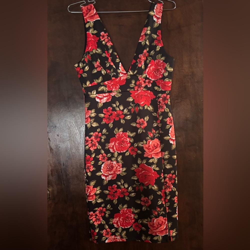 Floral V-Neck Dress - Red and Black